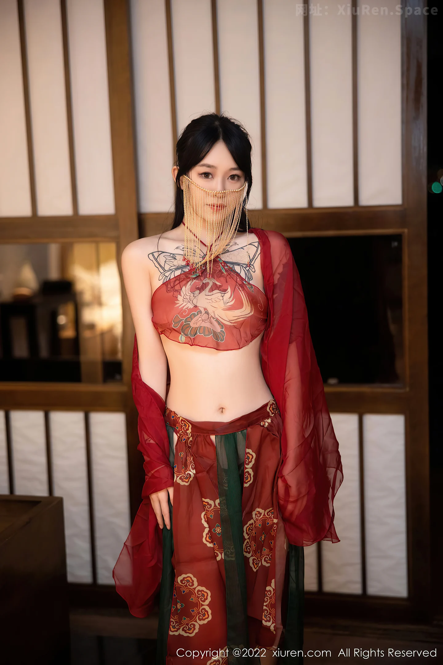 图片[4]-[XiuRen秀人网] VOL.5527 模特奶瓶大理旅拍私房性感红色轻透古装服秀完美身材诱惑写真78P-秀人网官方网站